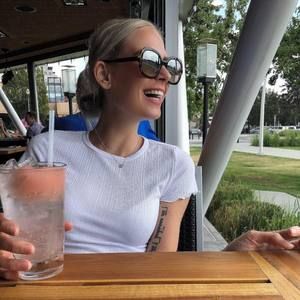 Meet your Posher, Anna